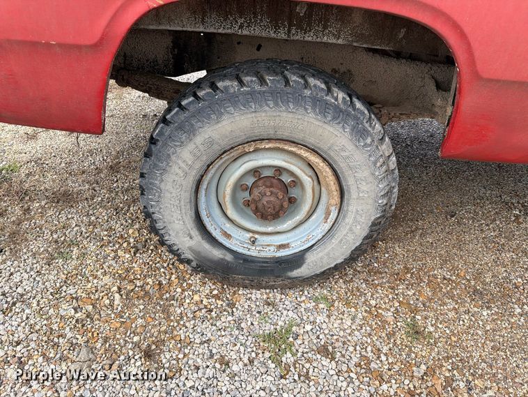 image for item FH6412 1985 Dodge W350 pickup truck