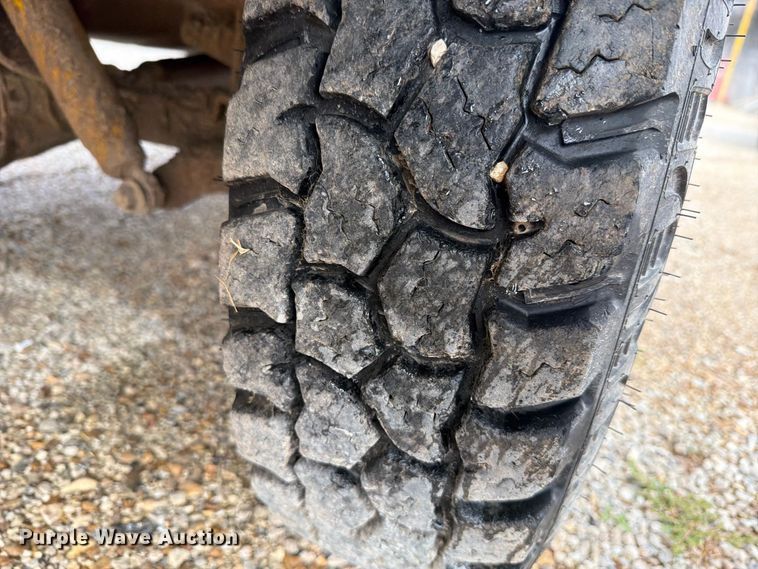 image for item FH6412 1985 Dodge W350 pickup truck
