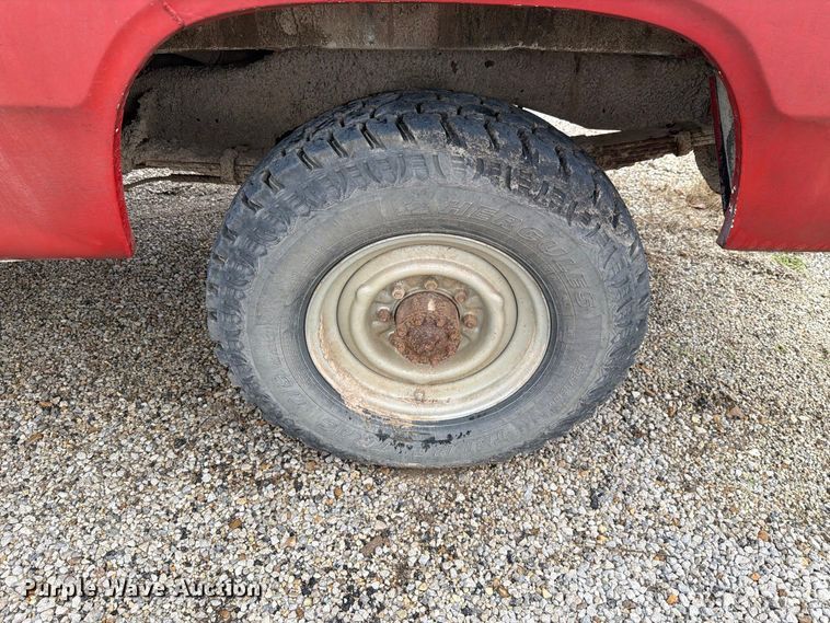 image for item FH6412 1985 Dodge W350 pickup truck