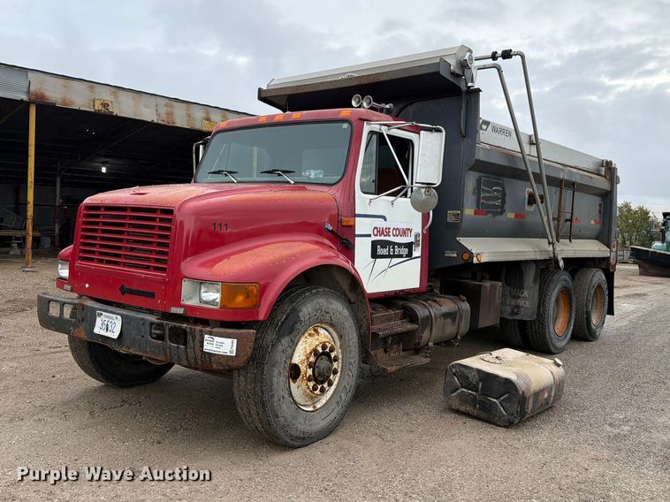 image for item FH6466 1994 International F4900 dump truck