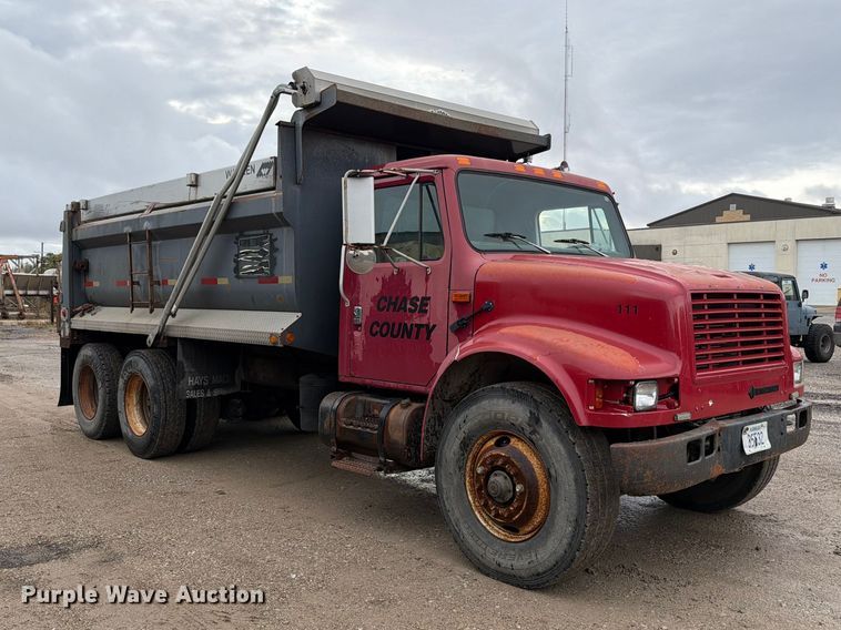 image for item FH6466 1994 International F4900 dump truck
