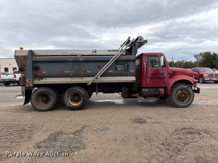 image for item FH6466 1994 International F4900 dump truck