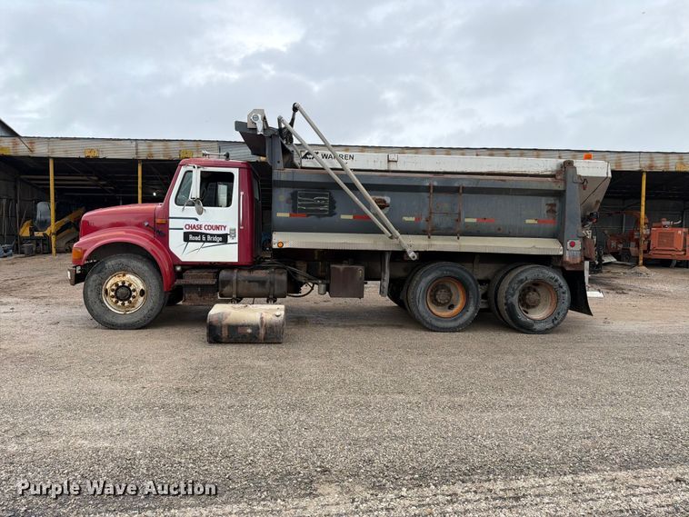 image for item FH6466 1994 International F4900 dump truck