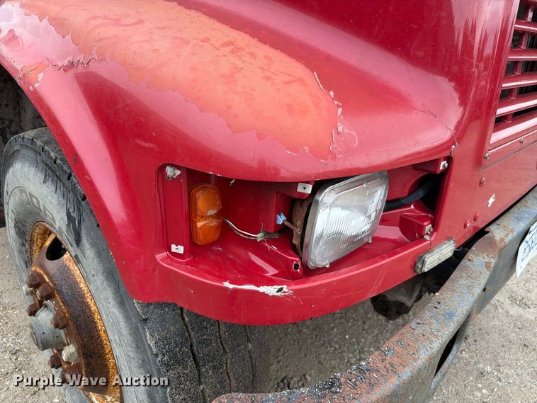image for item FH6466 1994 International F4900 dump truck