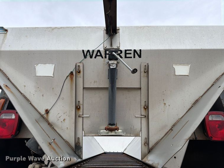 image for item FH6466 1994 International F4900 dump truck