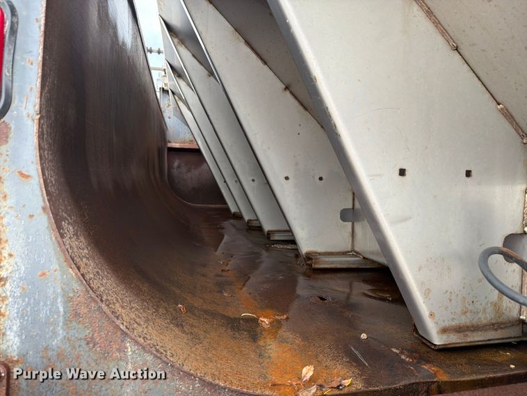 image for item FH6466 1994 International F4900 dump truck