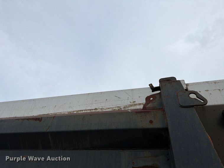image for item FH6466 1994 International F4900 dump truck
