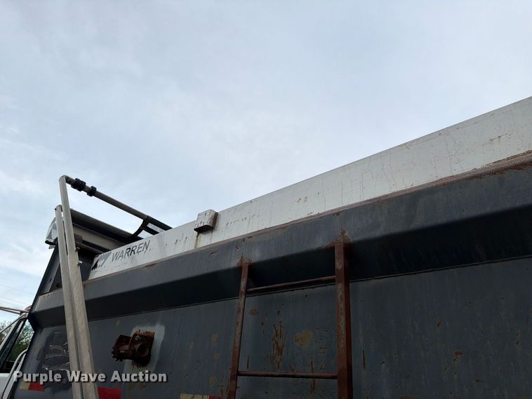 image for item FH6466 1994 International F4900 dump truck