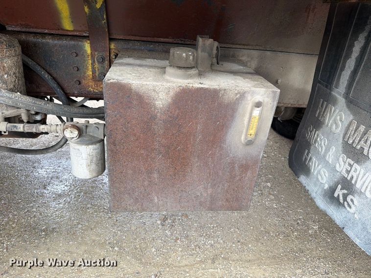 image for item FH6466 1994 International F4900 dump truck