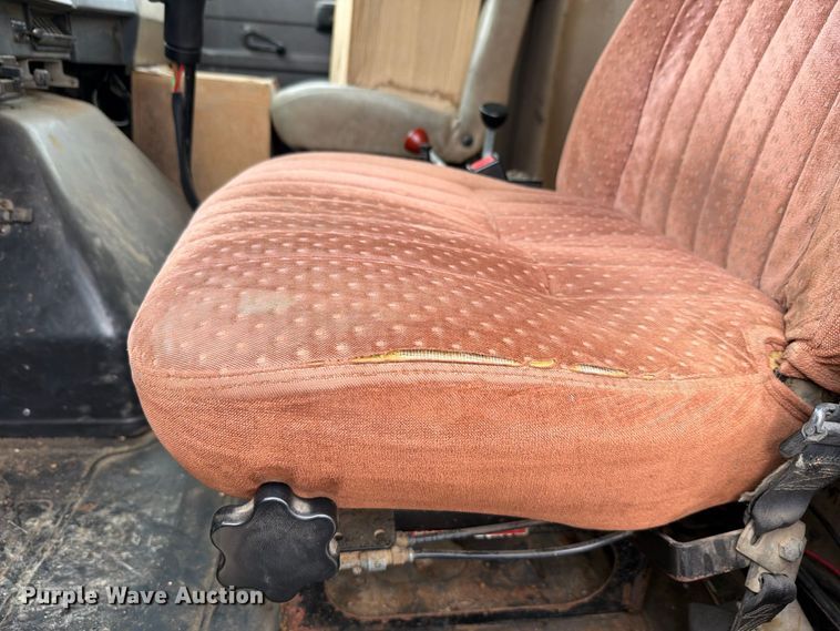 image for item FH6466 1994 International F4900 dump truck