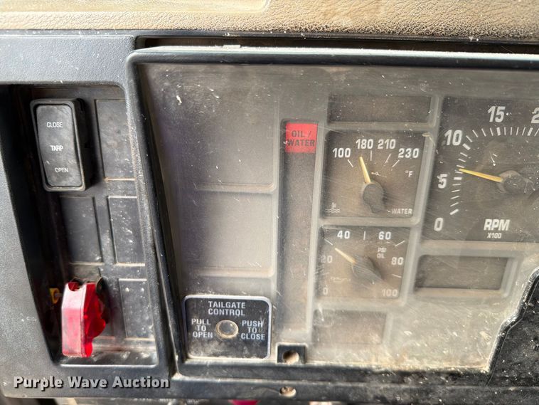 image for item FH6466 1994 International F4900 dump truck