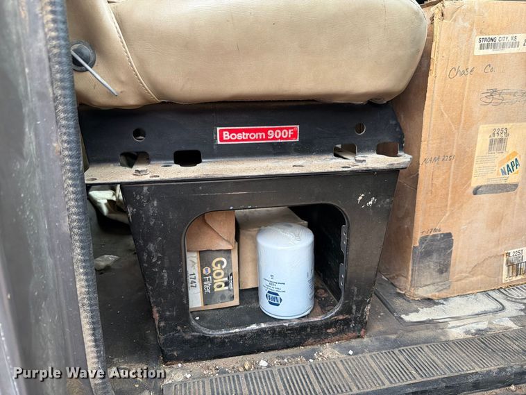 image for item FH6466 1994 International F4900 dump truck