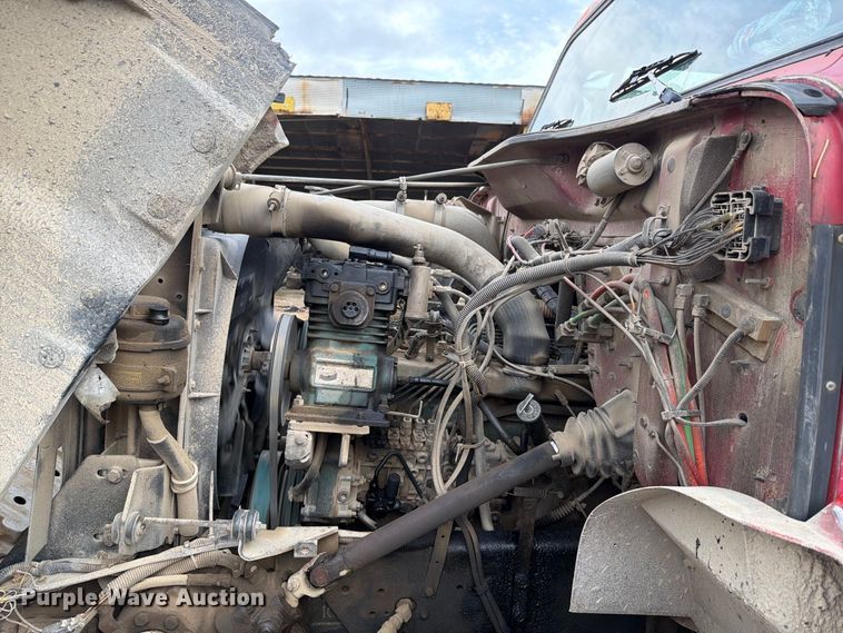image for item FH6466 1994 International F4900 dump truck