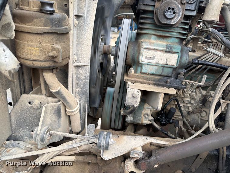 image for item FH6466 1994 International F4900 dump truck