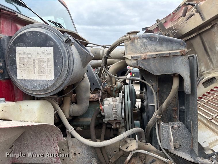 image for item FH6466 1994 International F4900 dump truck