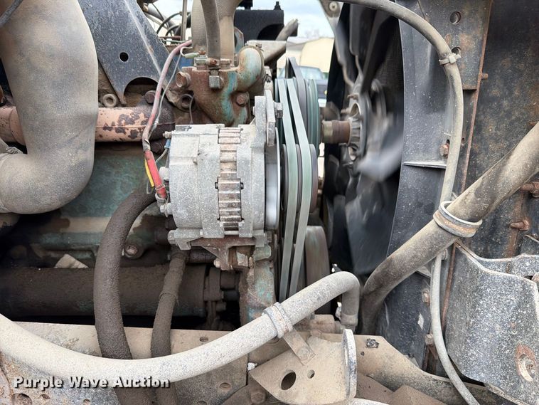 image for item FH6466 1994 International F4900 dump truck
