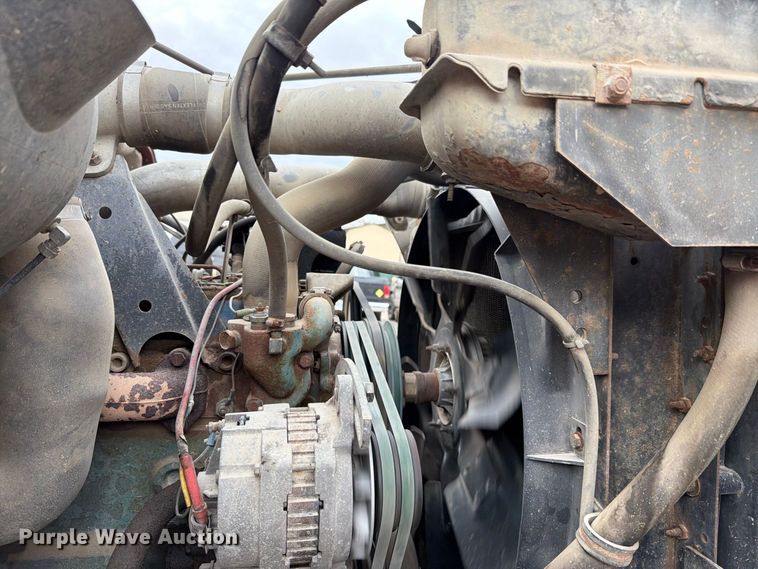 image for item FH6466 1994 International F4900 dump truck