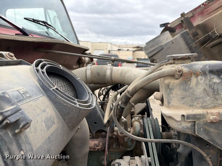 image for item FH6466 1994 International F4900 dump truck