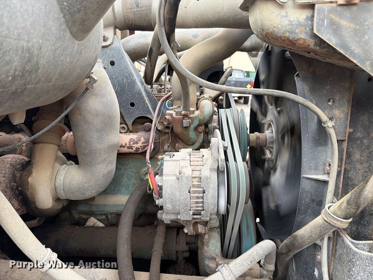 image for item FH6466 1994 International F4900 dump truck