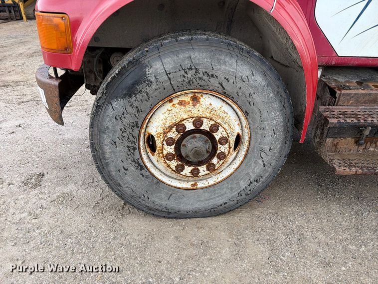image for item FH6466 1994 International F4900 dump truck