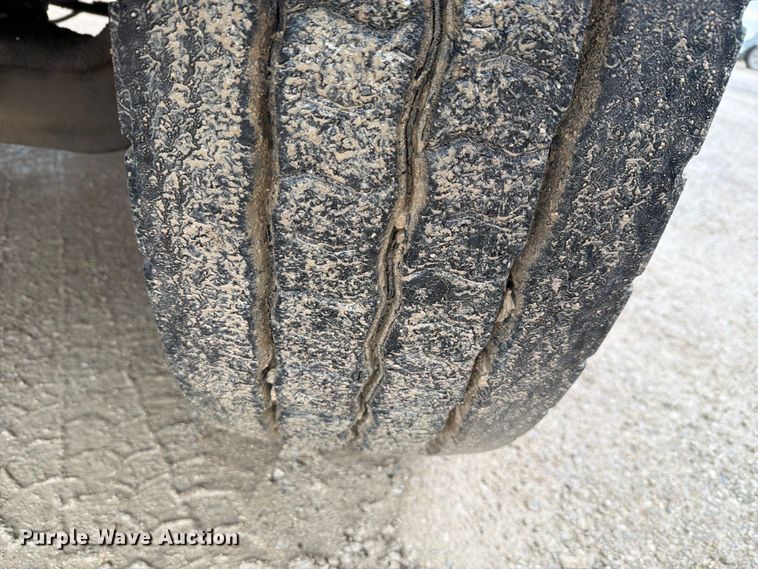 image for item FH6466 1994 International F4900 dump truck