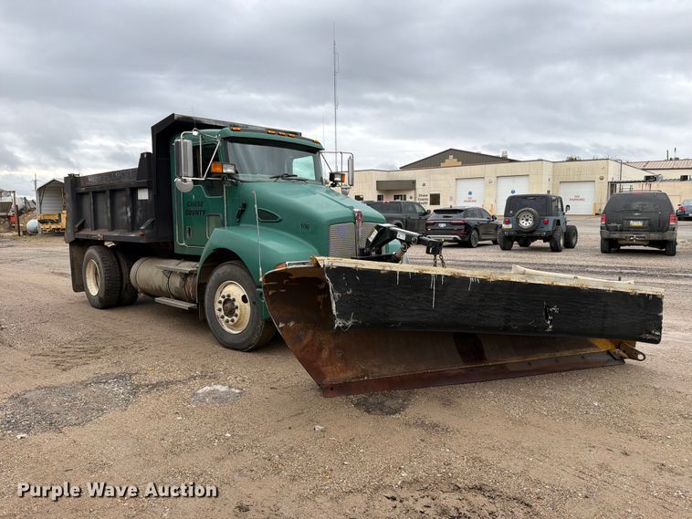 image for item FH6467 2005 Kenworth T300 dump truck