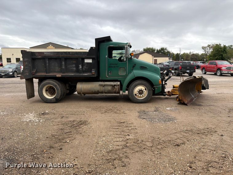 image for item FH6467 2005 Kenworth T300 dump truck