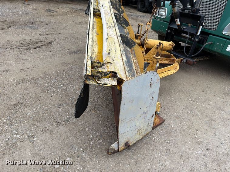 image for item FH6467 2005 Kenworth T300 dump truck