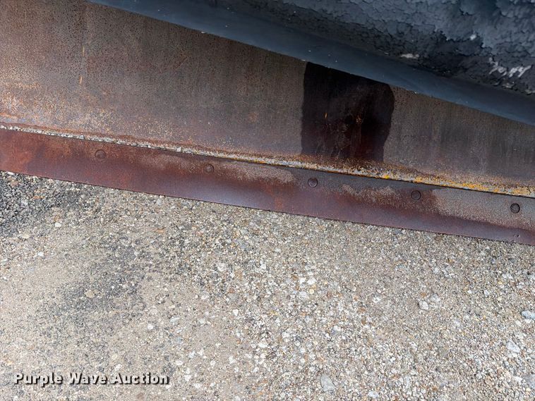 image for item FH6467 2005 Kenworth T300 dump truck