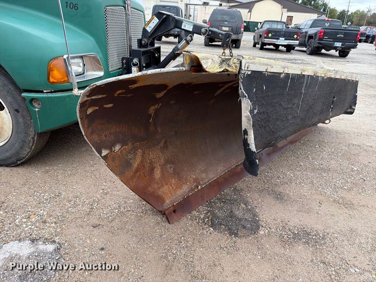 image for item FH6467 2005 Kenworth T300 dump truck