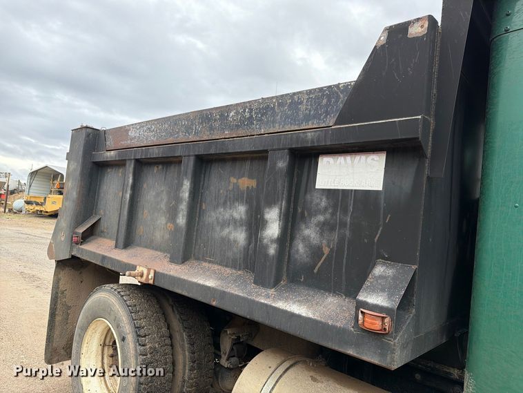 image for item FH6467 2005 Kenworth T300 dump truck