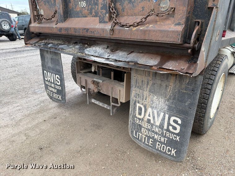 image for item FH6467 2005 Kenworth T300 dump truck