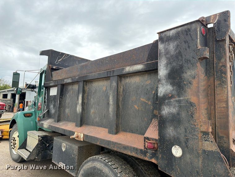 image for item FH6467 2005 Kenworth T300 dump truck