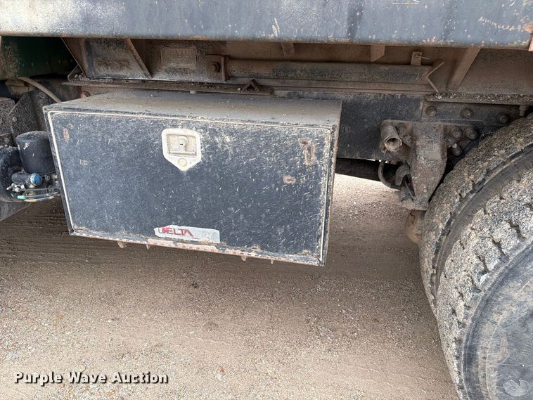 image for item FH6467 2005 Kenworth T300 dump truck