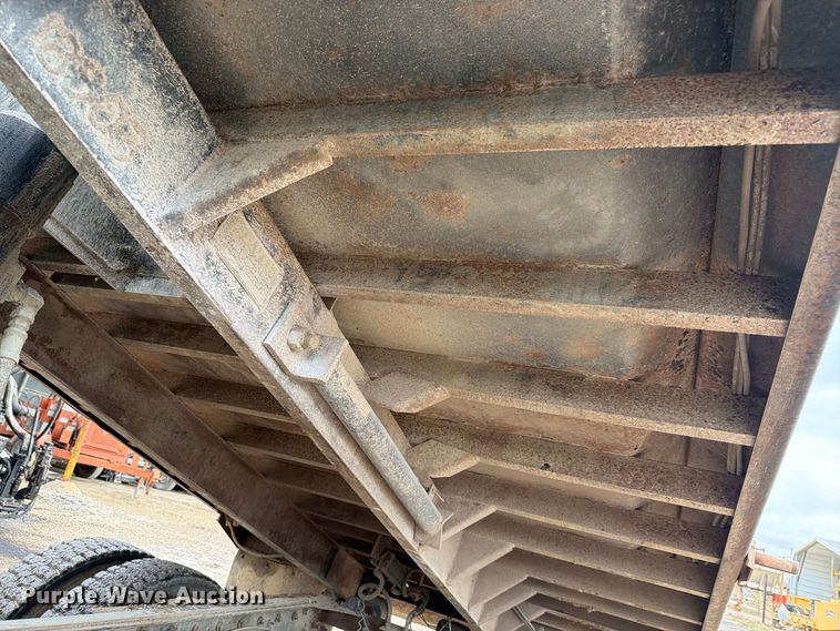 image for item FH6467 2005 Kenworth T300 dump truck