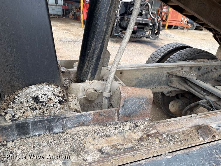 image for item FH6467 2005 Kenworth T300 dump truck