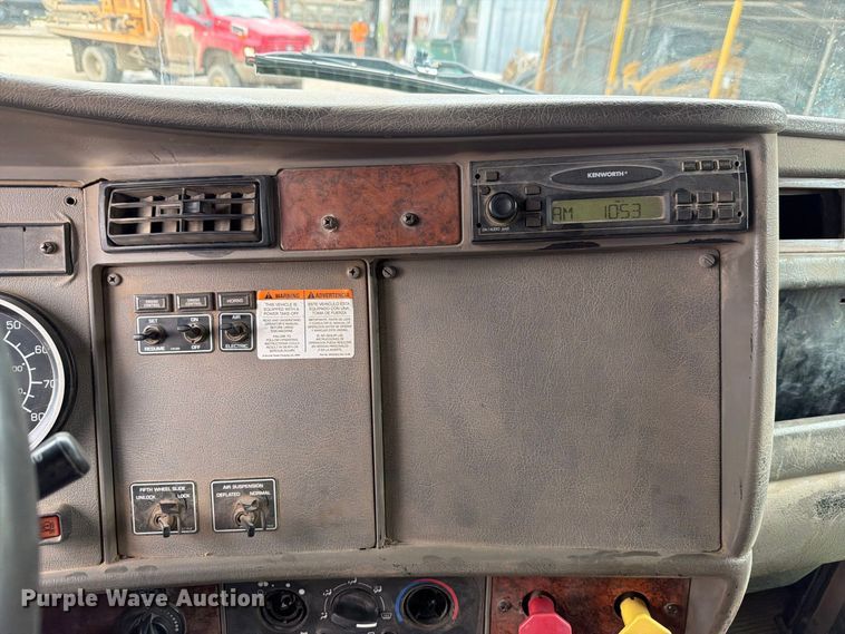 image for item FH6467 2005 Kenworth T300 dump truck