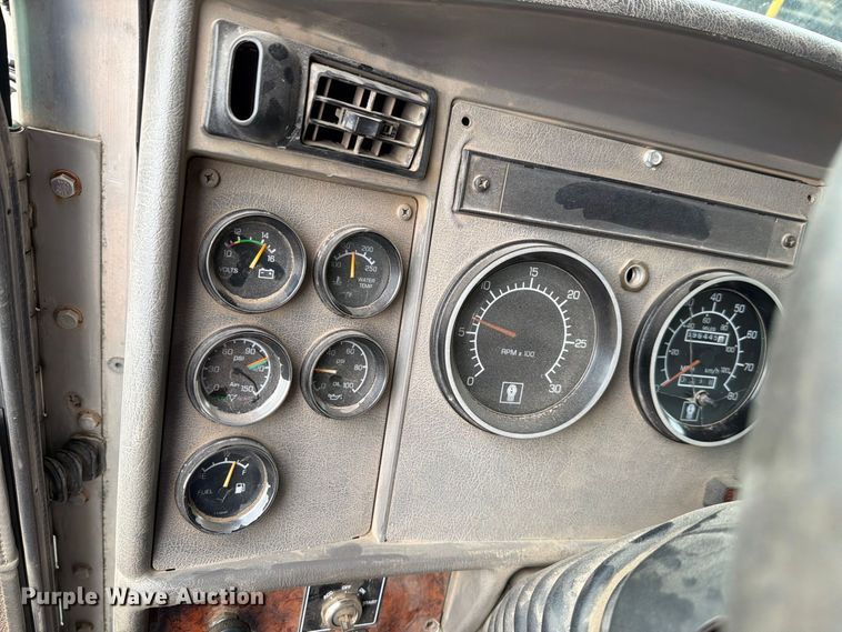 image for item FH6467 2005 Kenworth T300 dump truck