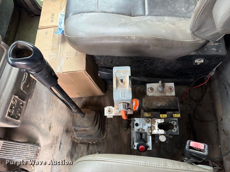 image for item FH6467 2005 Kenworth T300 dump truck