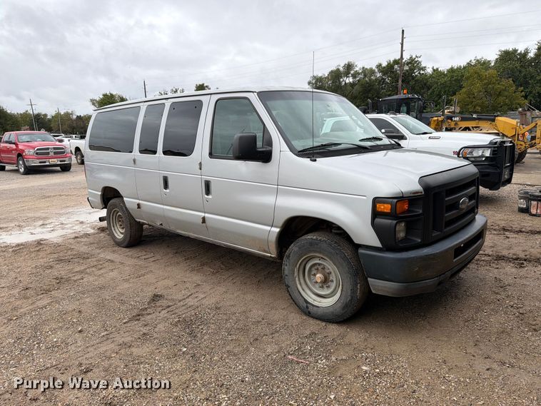 image for item FH6468 2010 Ford E350 van