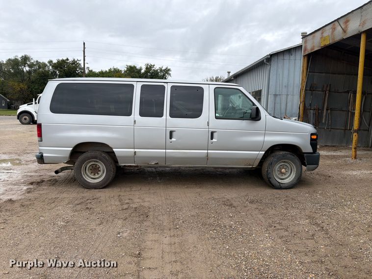 image for item FH6468 2010 Ford E350 van