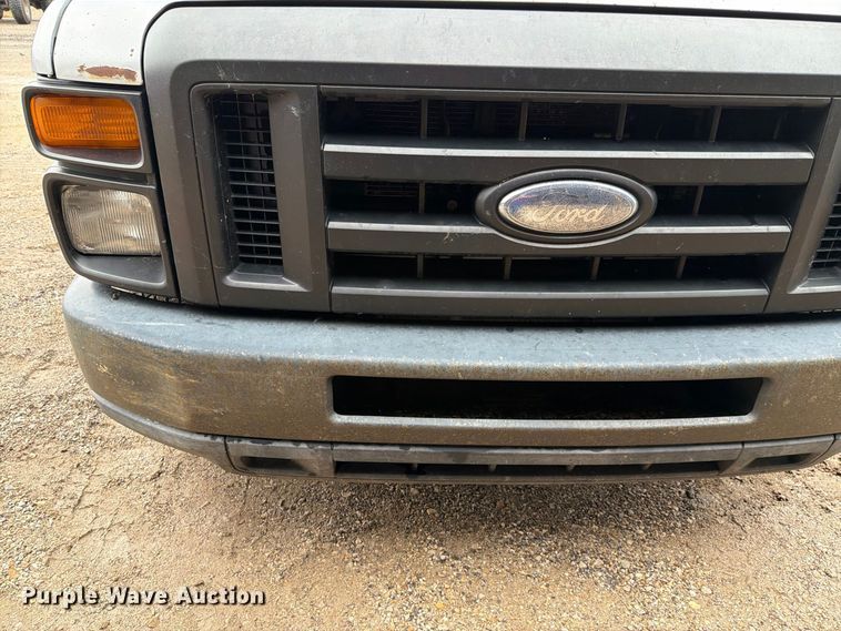 image for item FH6468 2010 Ford E350 van