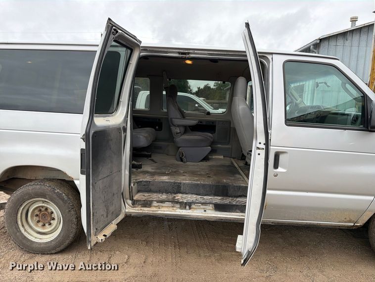 image for item FH6468 2010 Ford E350 van