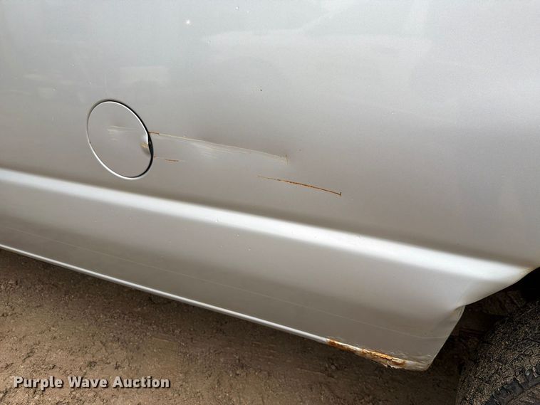 image for item FH6468 2010 Ford E350 van