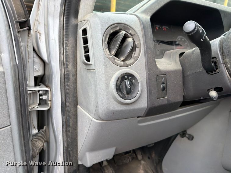 image for item FH6468 2010 Ford E350 van