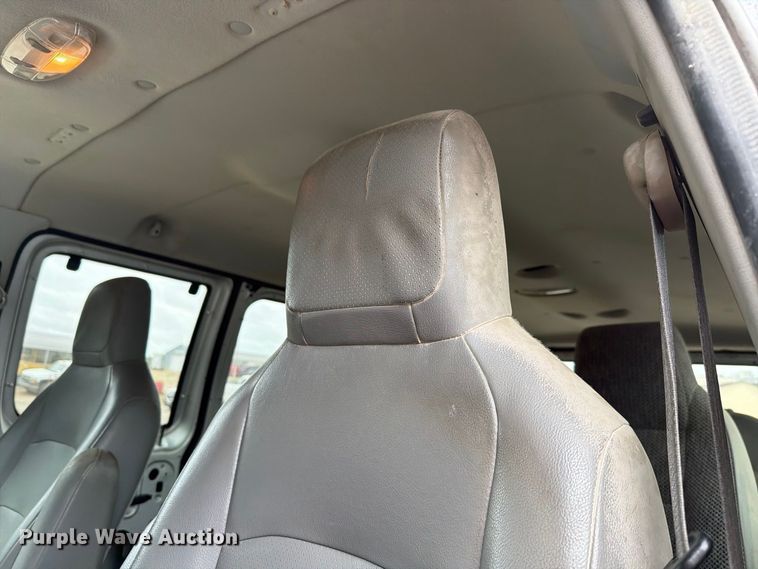 image for item FH6468 2010 Ford E350 van