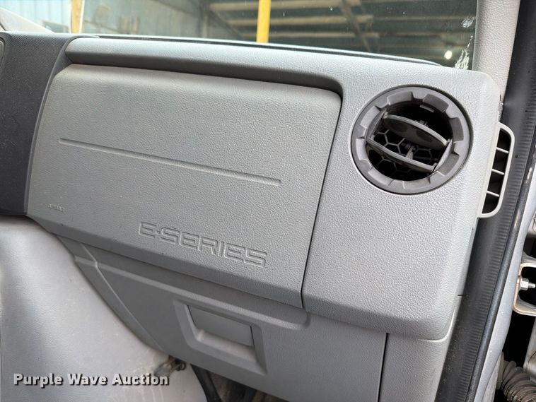 image for item FH6468 2010 Ford E350 van