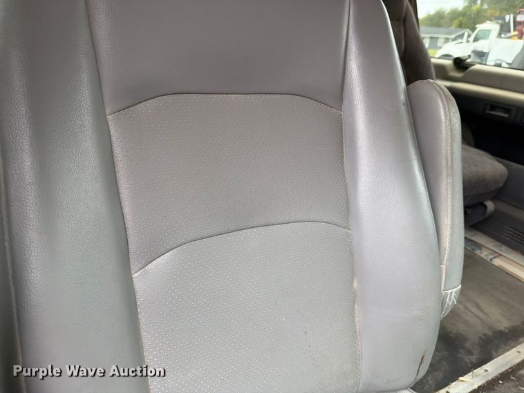 image for item FH6468 2010 Ford E350 van
