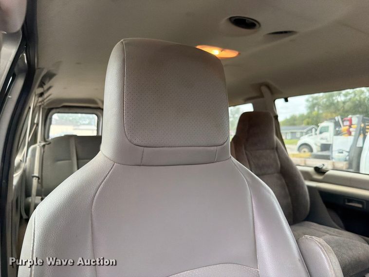 image for item FH6468 2010 Ford E350 van
