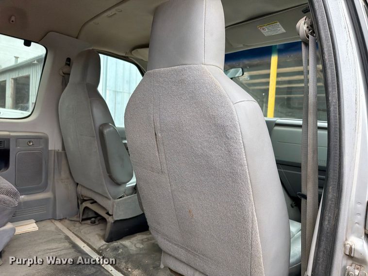 image for item FH6468 2010 Ford E350 van